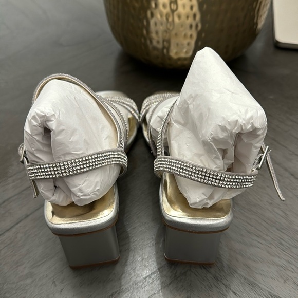 NATURALIZER Niko 2 Ankle Strap Sandals - Picture 8 of 10